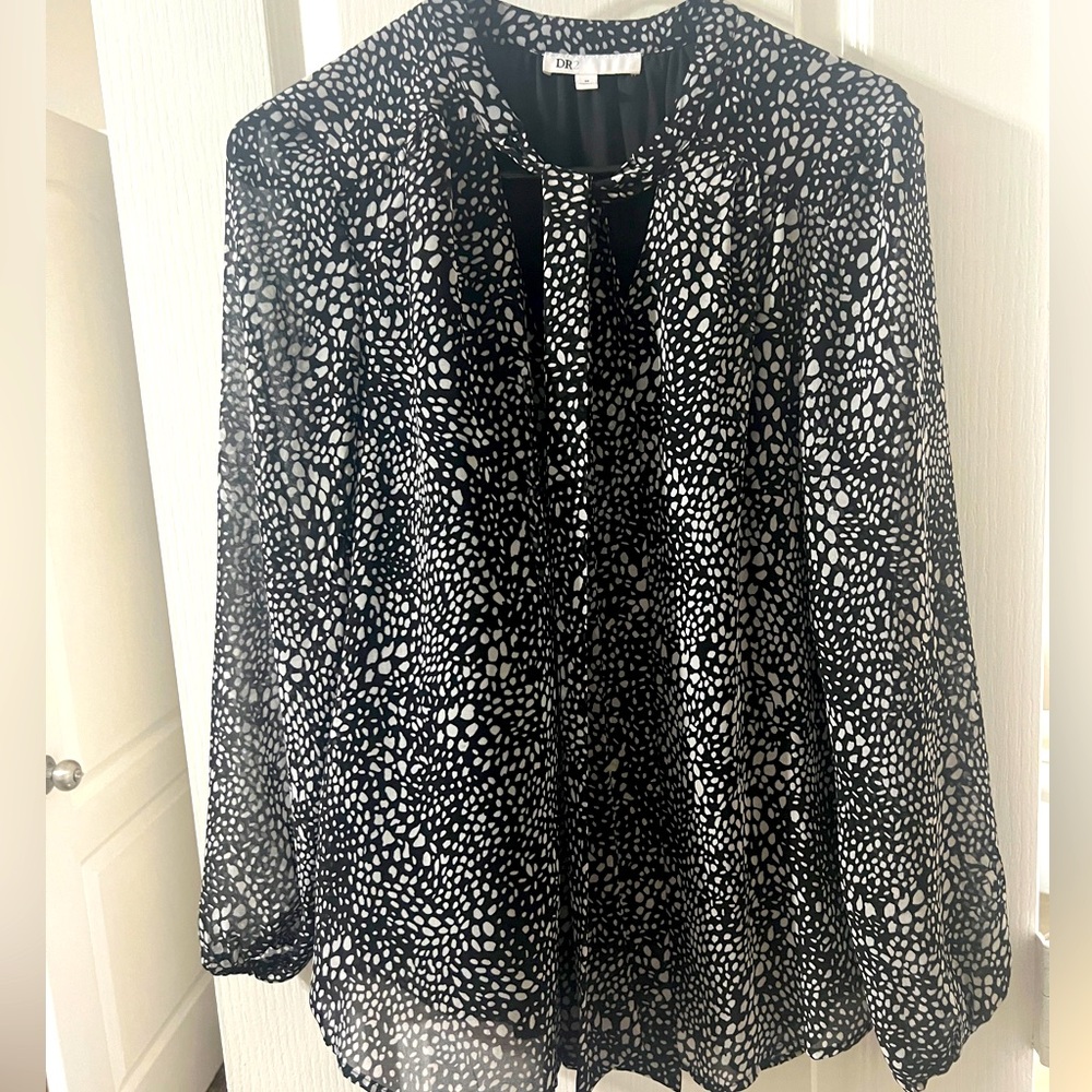 DR2 Black and White Women's Blouse